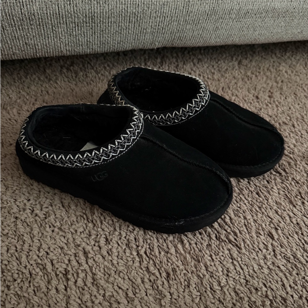 UGG Black Slip-On Slippers / Clogs – Women’s Size 8